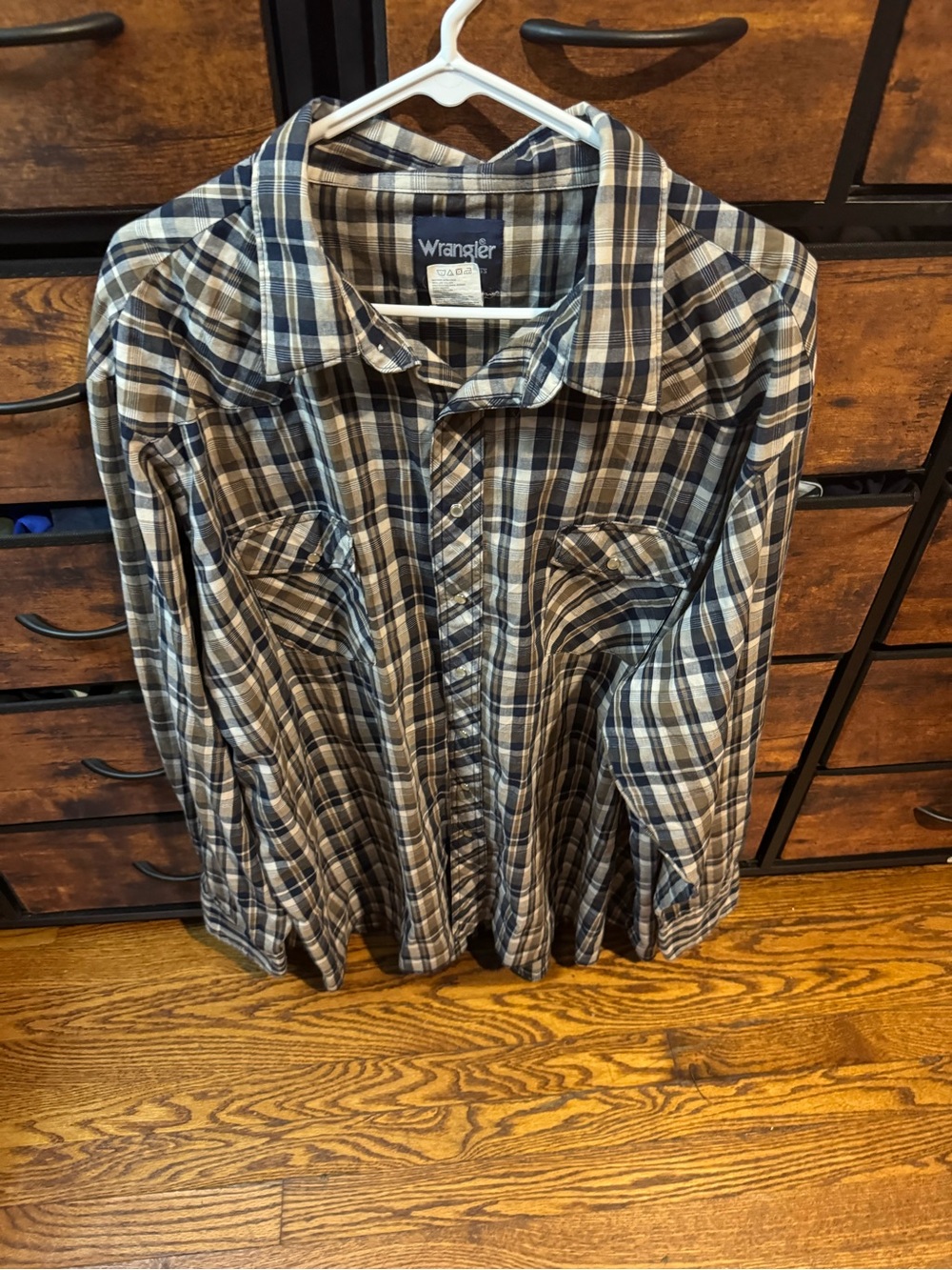Wrangler Men’s Navy and Cream Plaid Western Button-Up Shirt